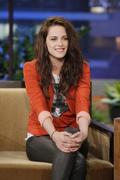 http://img101.imagevenue.com/loc453/th_395397762_Kristen_Stewart_Appears_on_The_Tonight_Show_with_Jay_Leno5_122_453lo.jpg